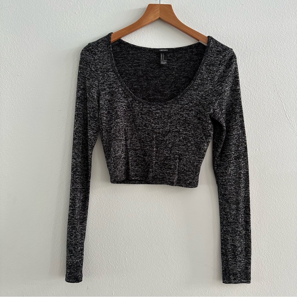 Forever21 Cropped Long Sleeve Black Heathered Knit Top, size small